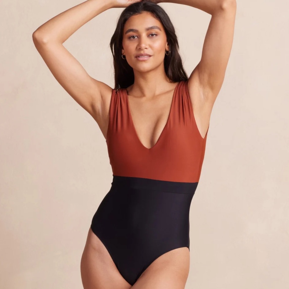 Summersalt The Ruched Backflip One Piece V-Neck Swimsuit Bathing Suit Sz 12